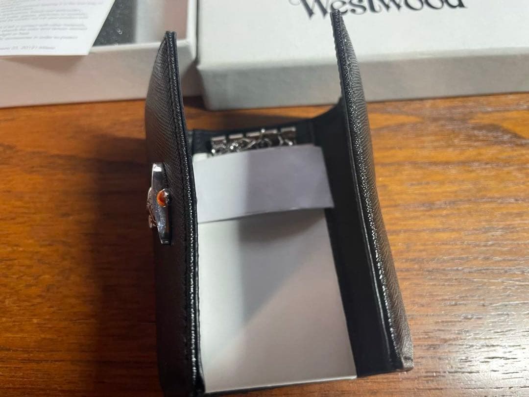 専用　　　Vivienne Westwood 折り財布 ブラック　4連　未使用品