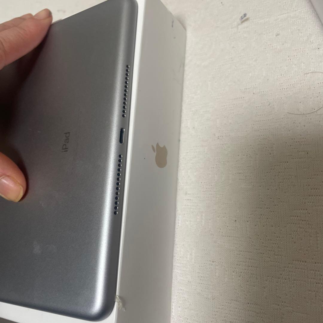 p*様 Apple iPad (第6世代) 128GB バッテリー91%