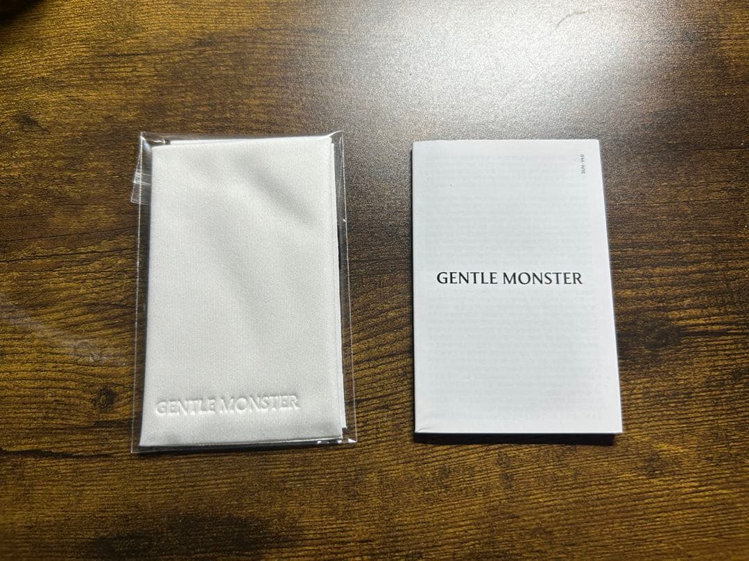 gentle monster mondo サングラス　付属品1
