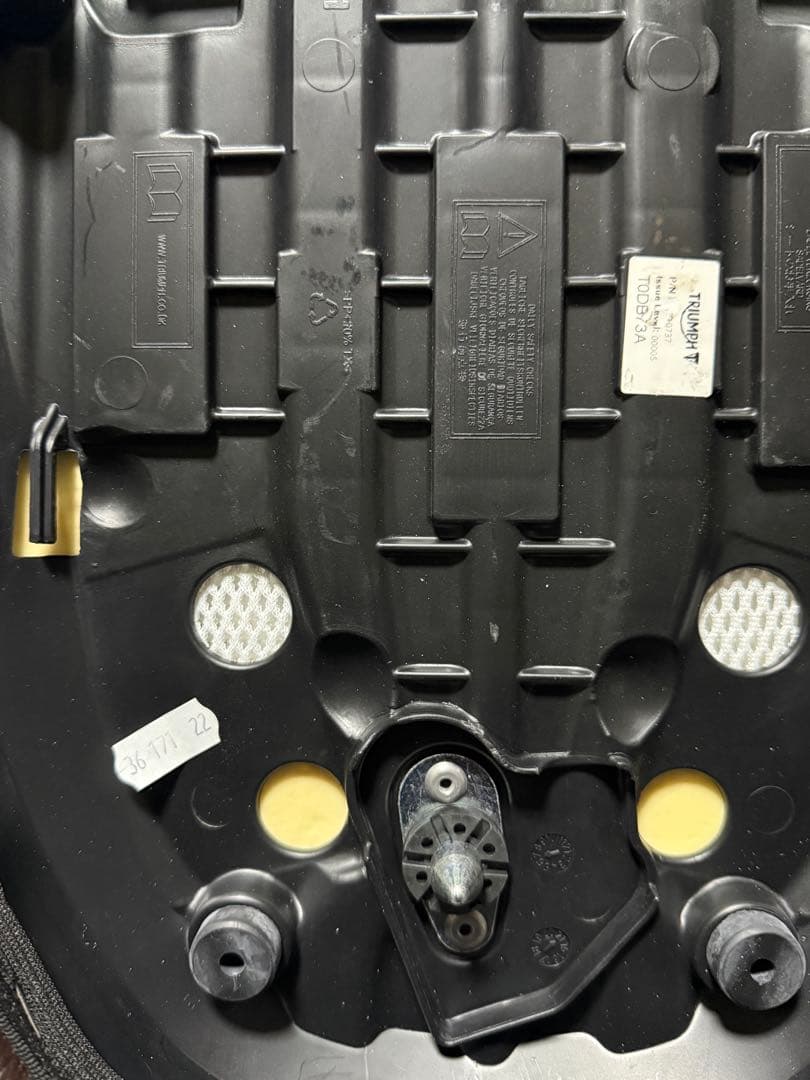 トライアンフ ボンネビル T100 T120 純正オプション コンフォートシート