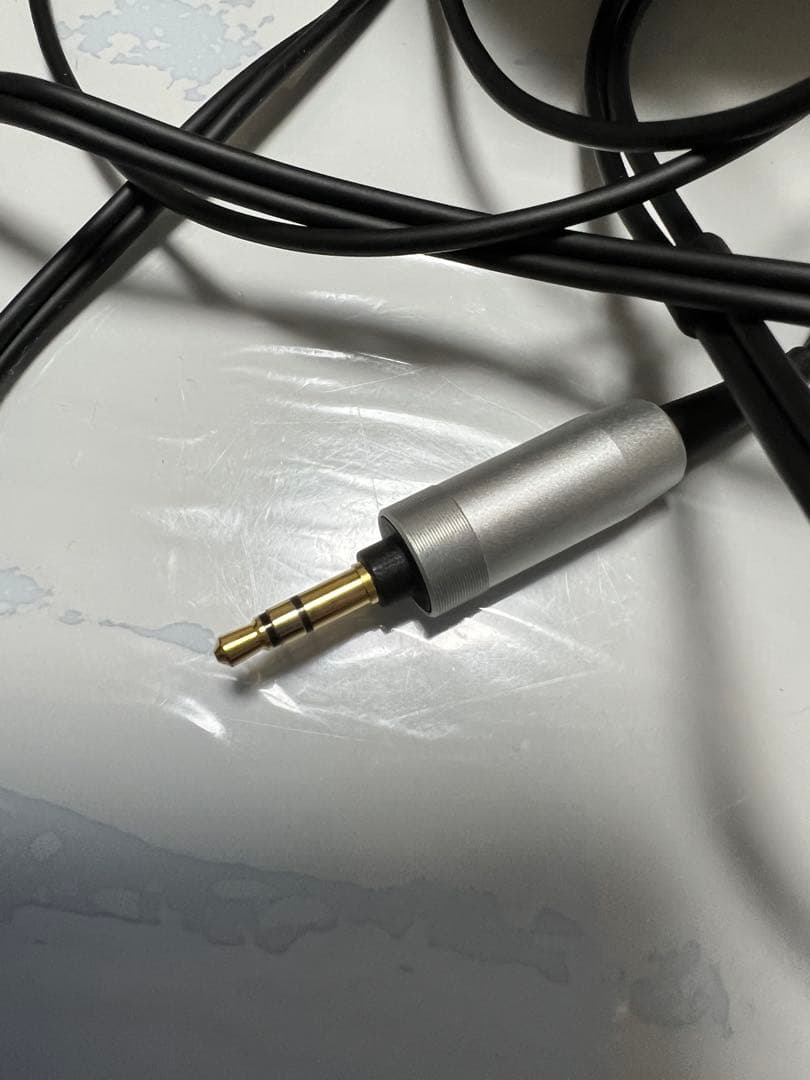 DENON 有線オーバーイヤーヘッドホン 新品美品　デノン　AH-D1100