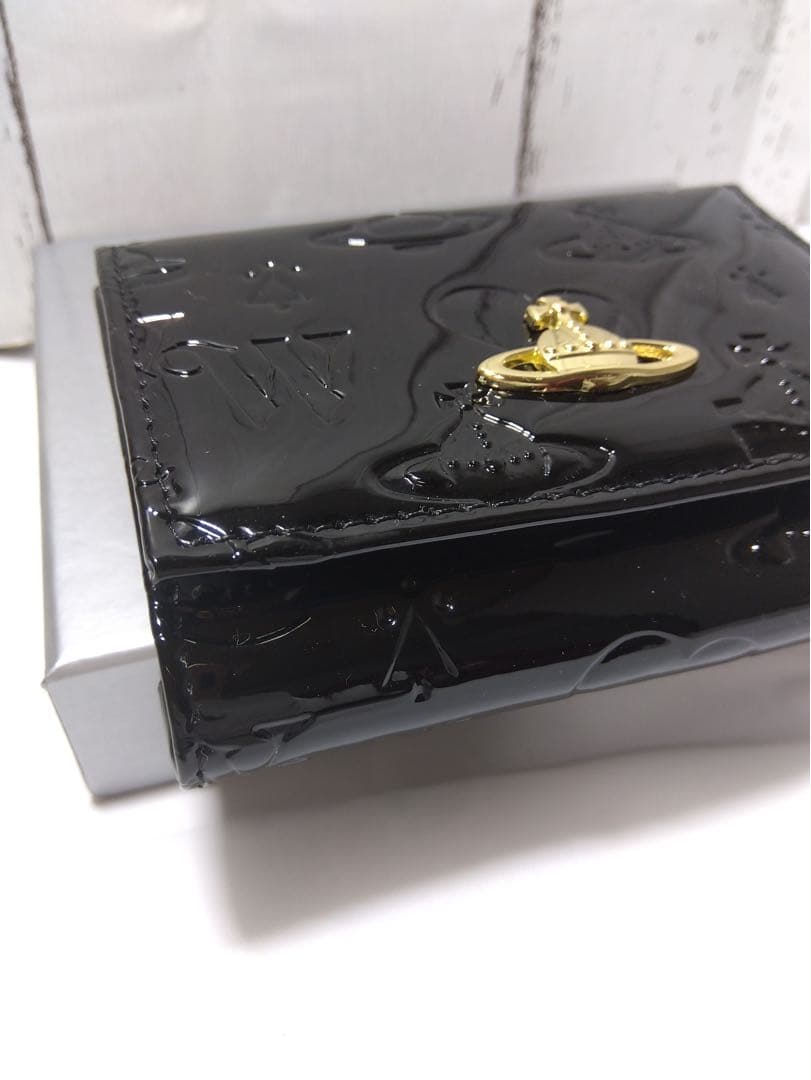 【ショッパー付き】VivienneWestwood♡エナメル三つ折財布　ブラック
