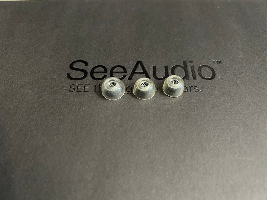 イヤホン SeeAudio Bravery