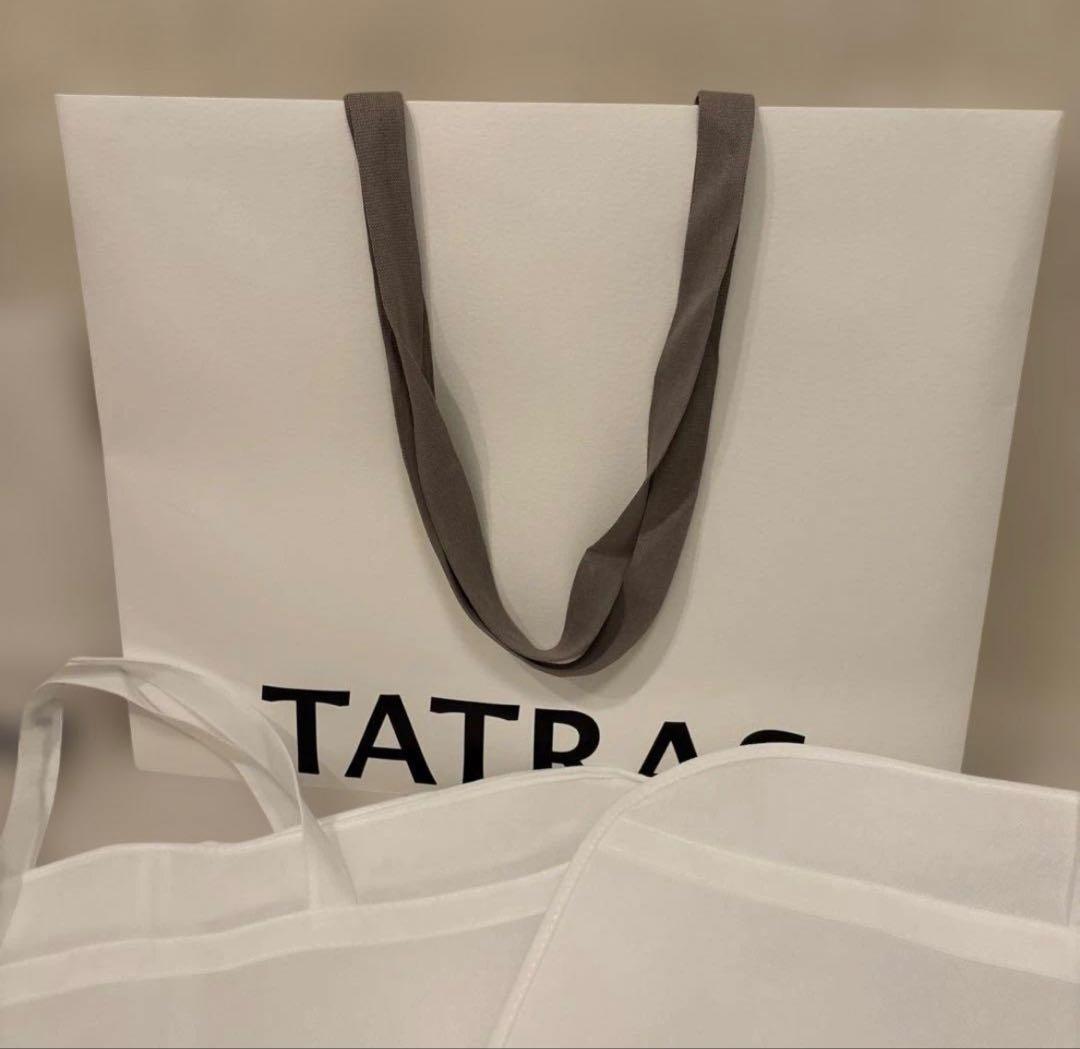 新品✴︎タトラス　TATRAS ガーメントケース2枚　ショップバッグ大小