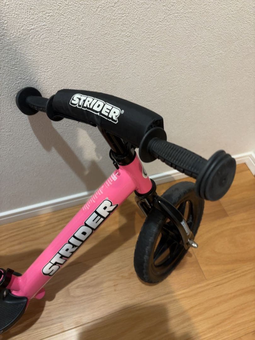 ストライダー ピンク12インチ スポーツモデル
