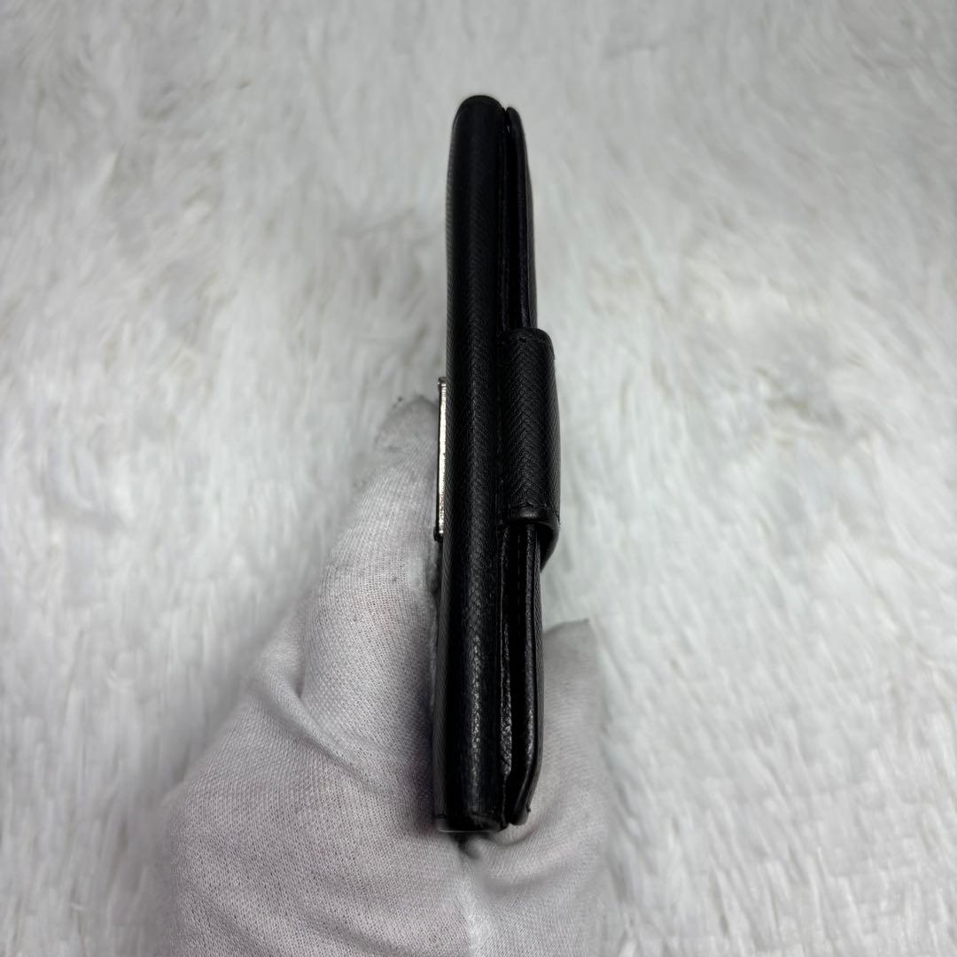 ✨高級✨ プラダ 三角ロゴ サフィアーノ 二つ折り財布 レザー プレート 黒