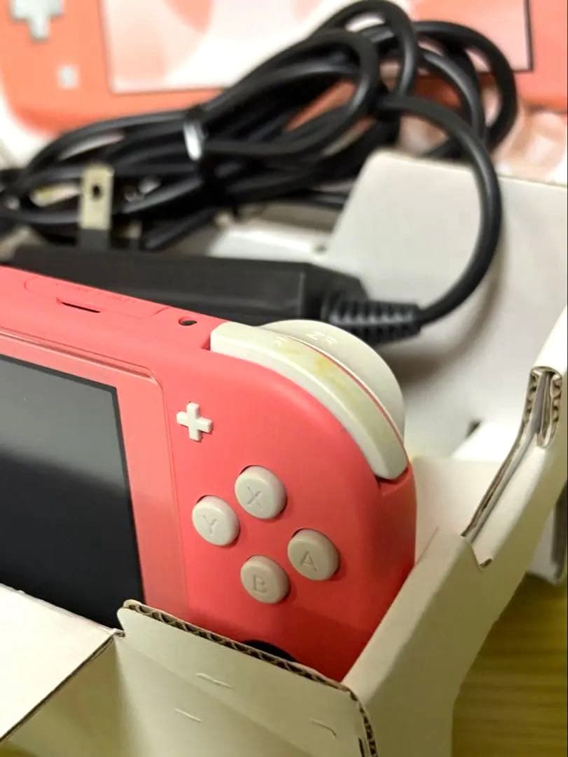 Switch Lite コーラル　SDカードつき(64GB)