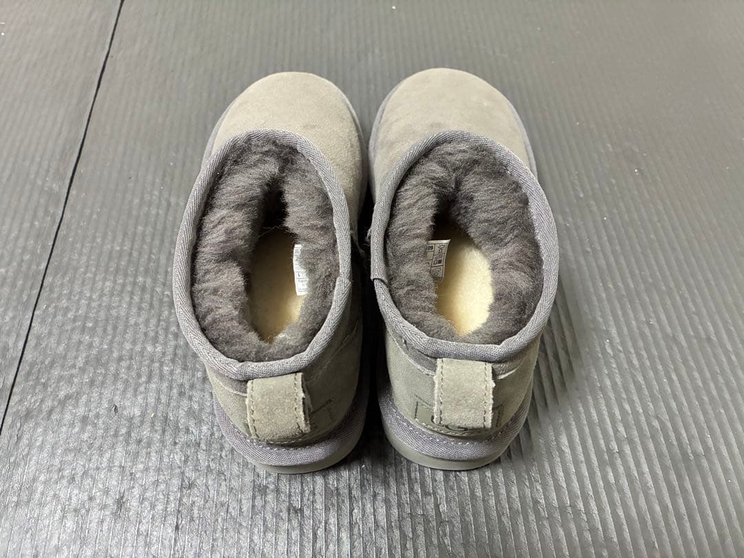 【新品•未使用】【早い者勝ち】UGG グレー ムートンブーツ