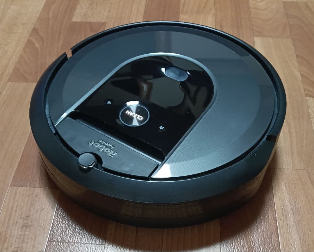 ルンバiRobotルンバi7+【22年製】動作良好　付属品多数