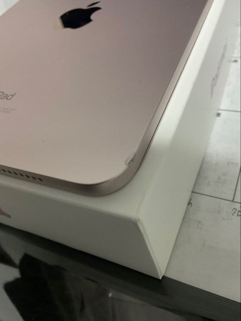 iPad mini 第6世代　カバー付き