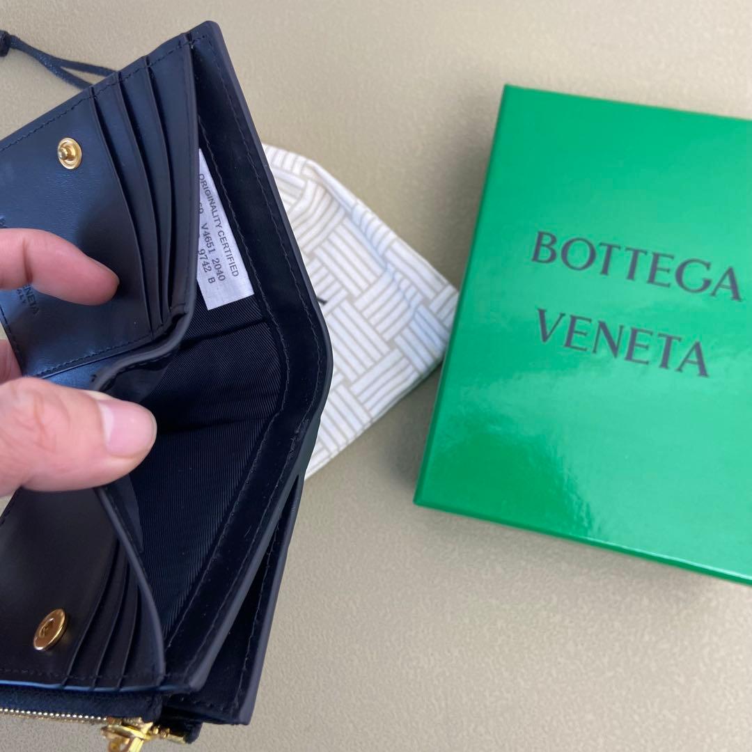 Bottega Veneta ブラック レザー 二つ折り財布