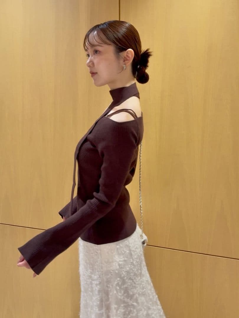 【2025AW今季新作】タイ付きニットプルオーバー SNIDEL