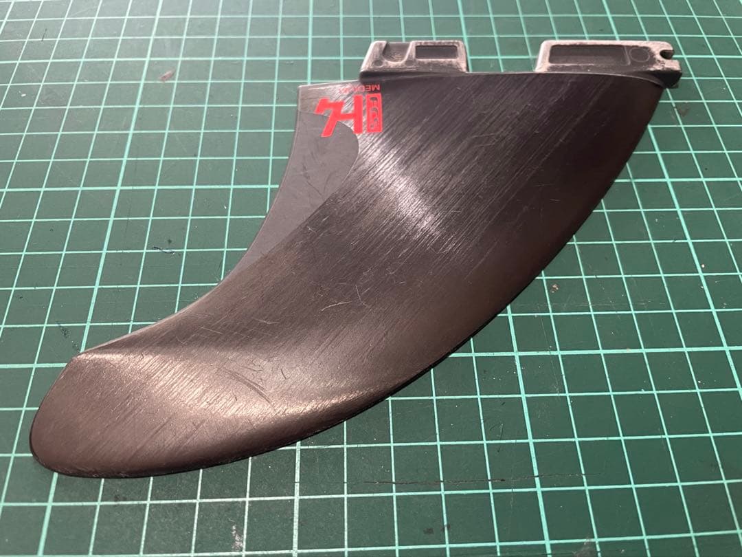 FCS2 FIN エフシーエスフィン H４ Carbon M ボトム見て左のみ