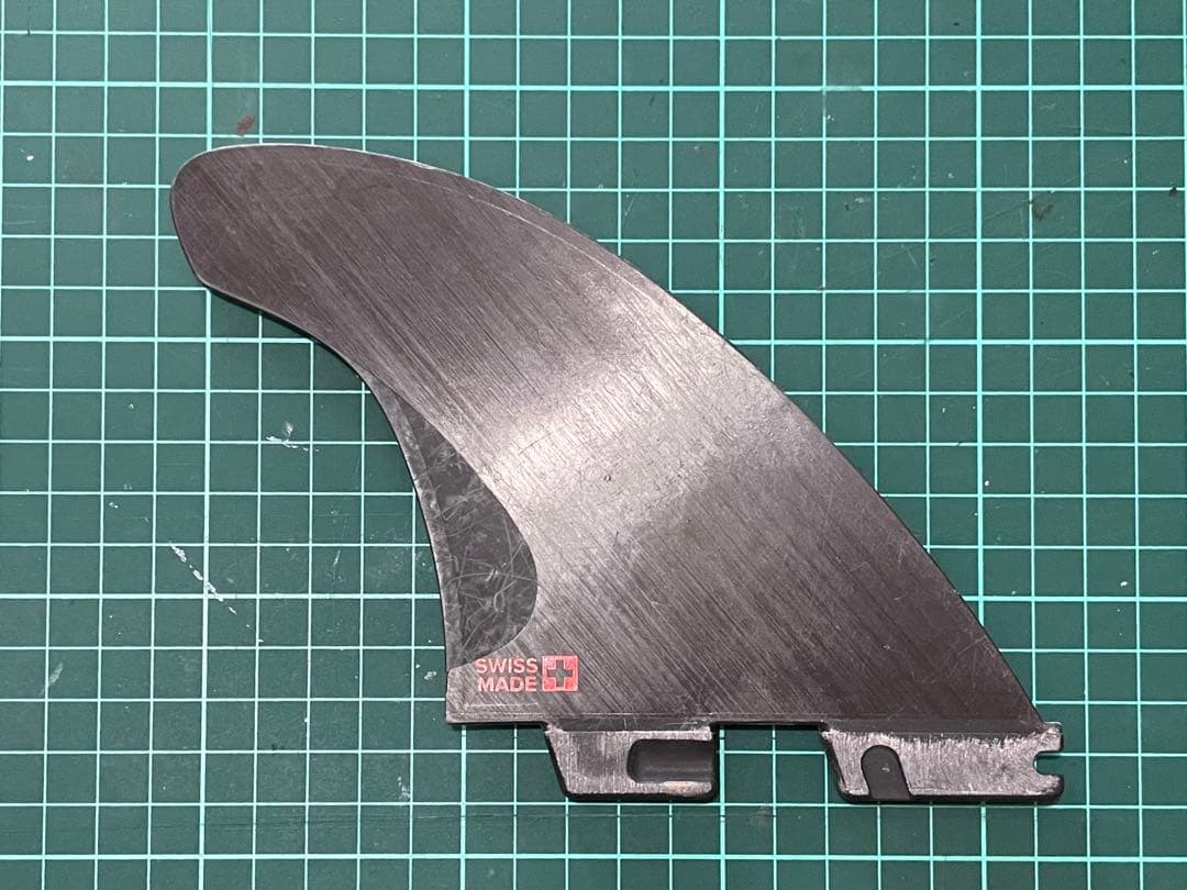 FCS2 FIN エフシーエスフィン H４ Carbon M ボトム見て左のみ