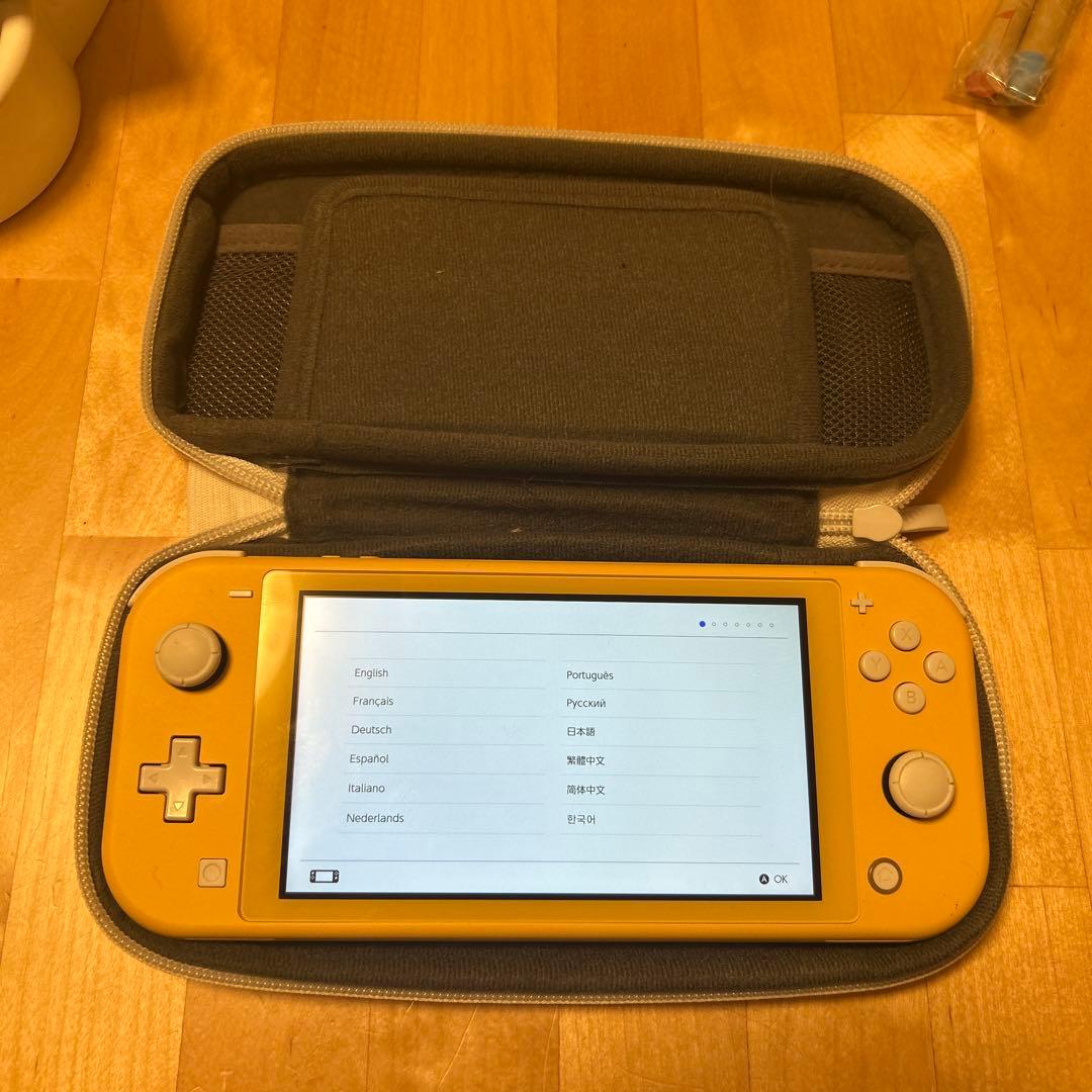Nintendo Switch Lite イエロー　ケース付き