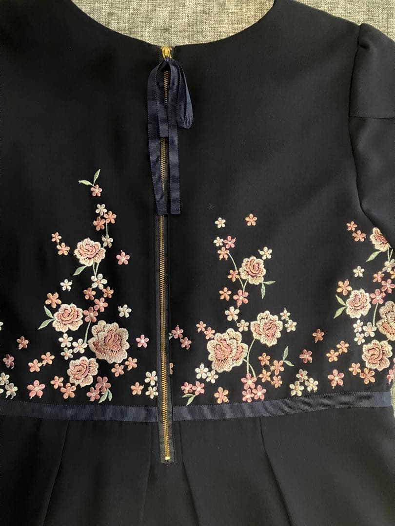 【美品☆希少46】ピンク花柄刺繍ワンピース　ローズティアラジュエル　ネイビー