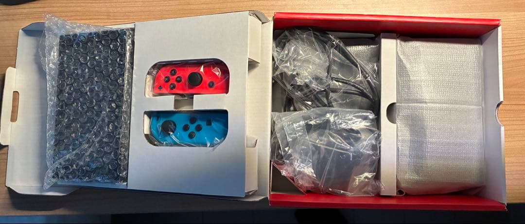Nintendo Switch 本体 青/赤 ジョイコン付 保護フィルムおまけ付