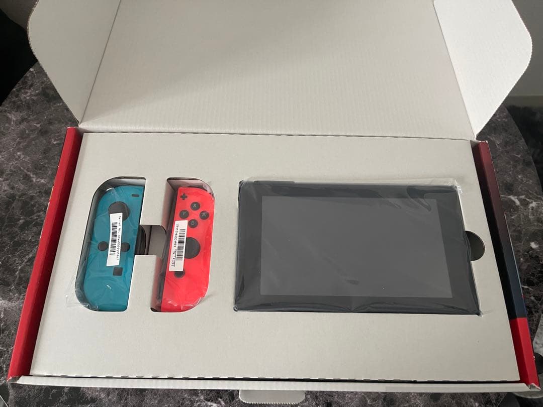 Nintendo Switch 本体 マリオカート8デラックス付き