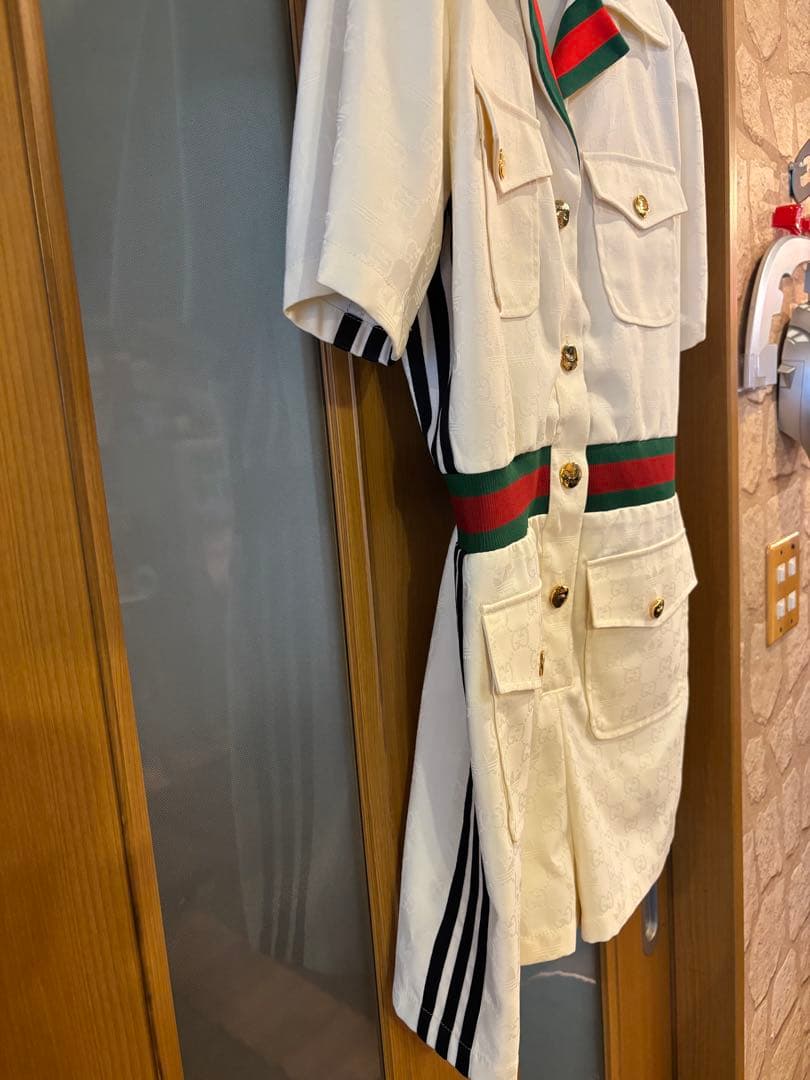 #美品GUCCI adidasコラボホワイトシェリーライン半袖パンツワンピース