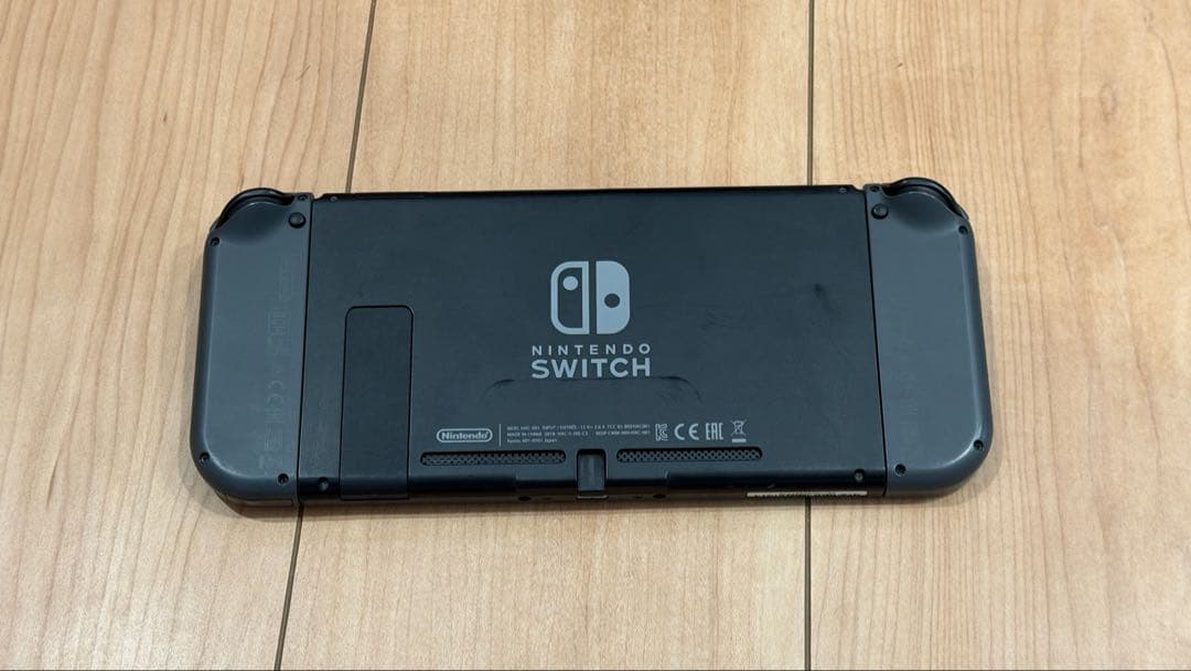 ぐ*ら様 Nintendo Switch グレー 本体と付属品＋コントローラーや