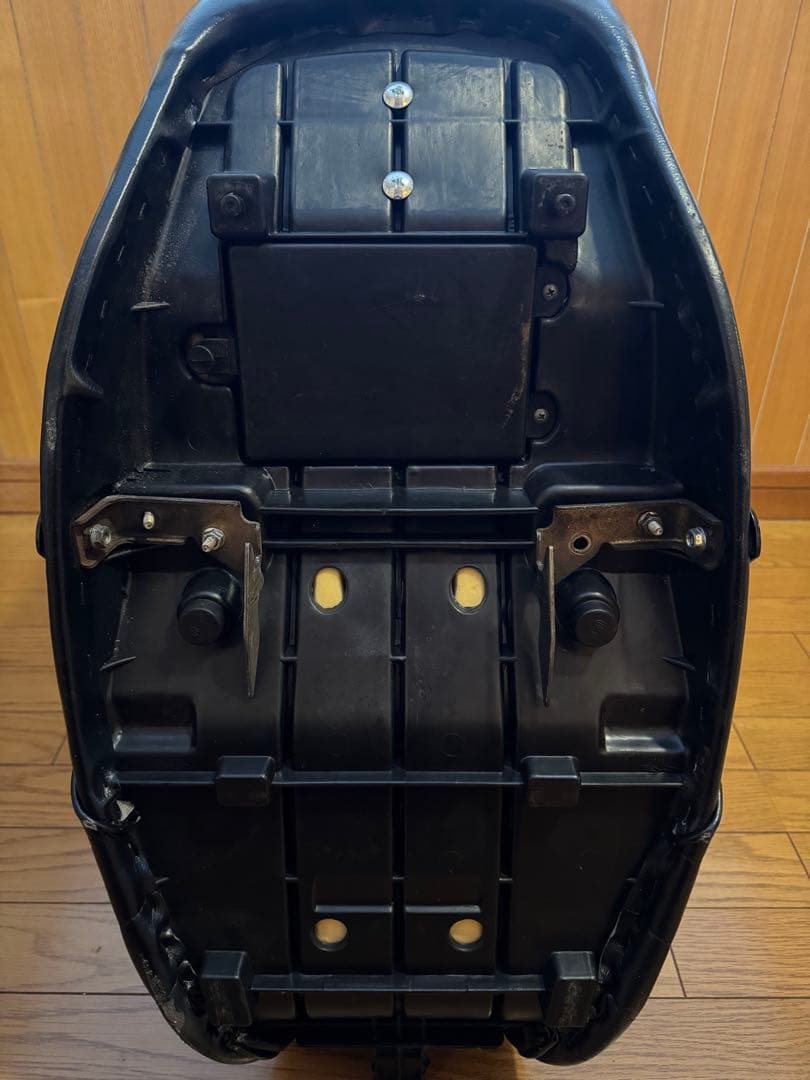 r*9様 へっぽこ社長　ゼファー400 後期　三段シート60cm