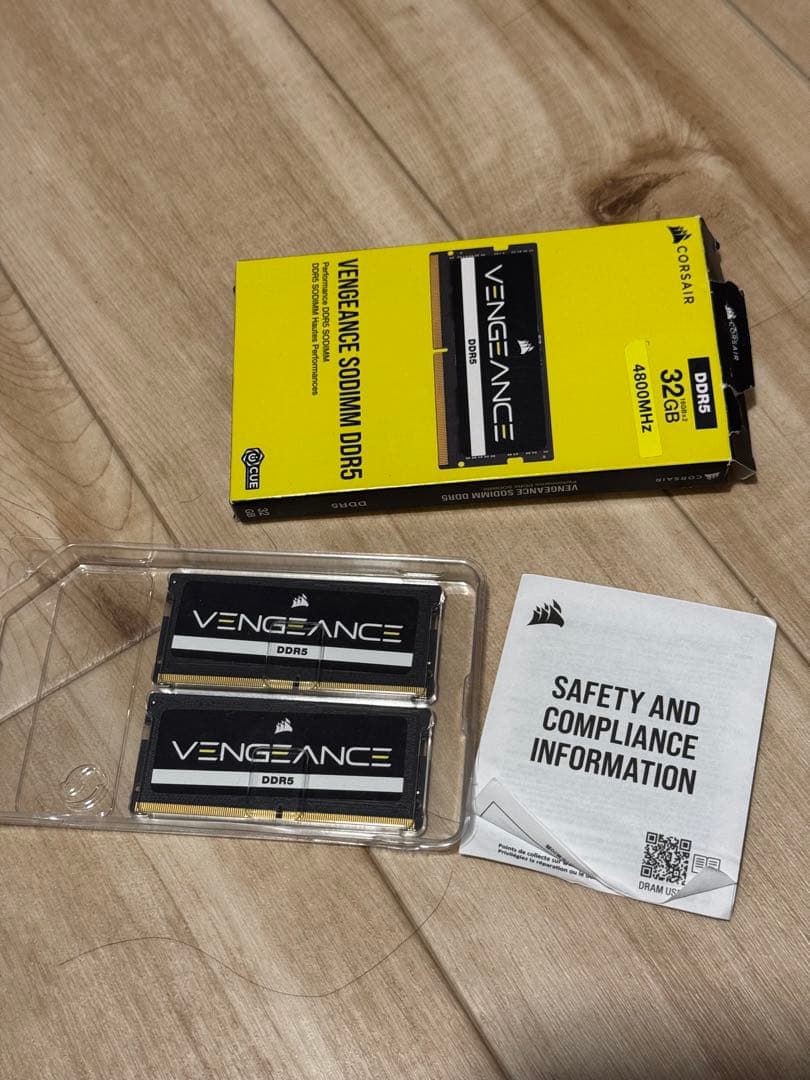 メモリー Corsair DDR5 16gbx2 (32Gb) 4800Mhz