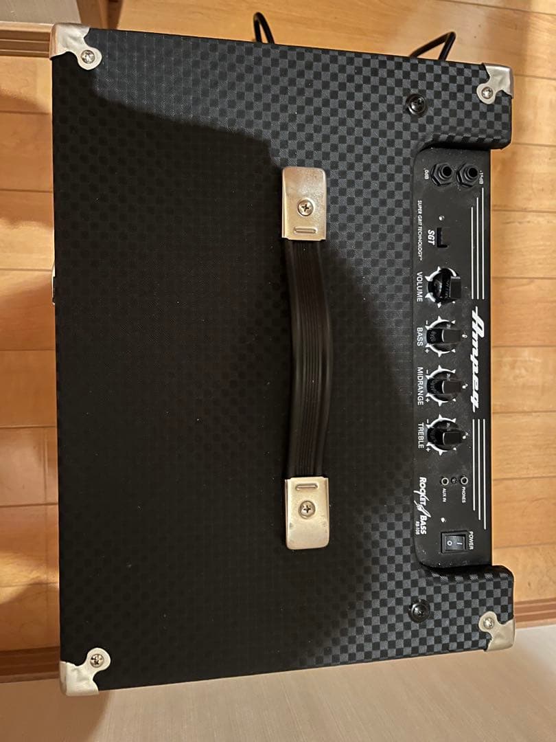 Ampeg RB-108 ベースコンボアンプ