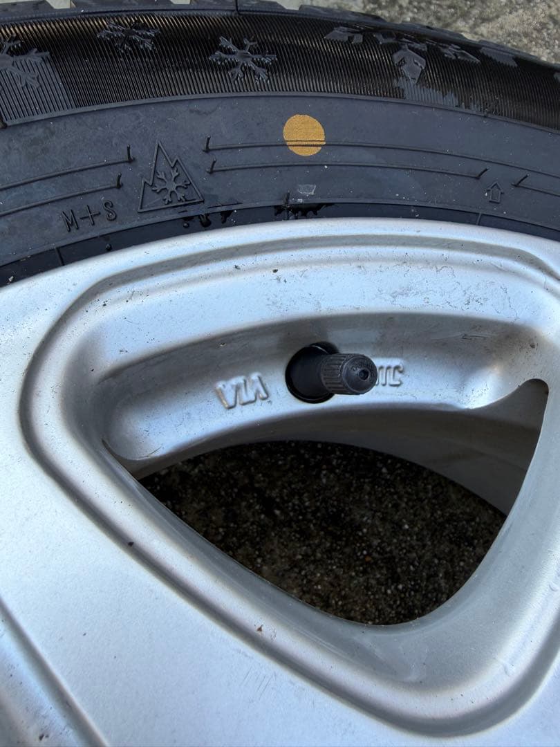 185/65R15 スタッドレスタイヤ ホイールセット