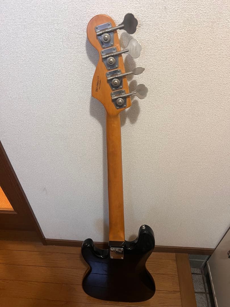 フェンダー　スクワイヤー　エレキベース黒