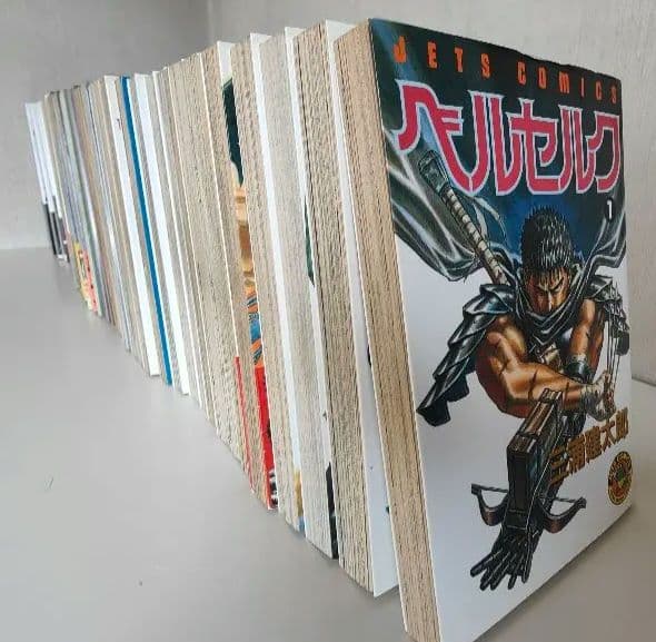 《初版計26巻》ベルセルク 全42巻セット 数刷汚れあり※7ページ参照