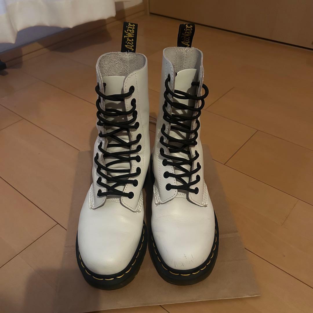 Dr.Martens ドクターマーチン 10ホールブーツ ホワイト