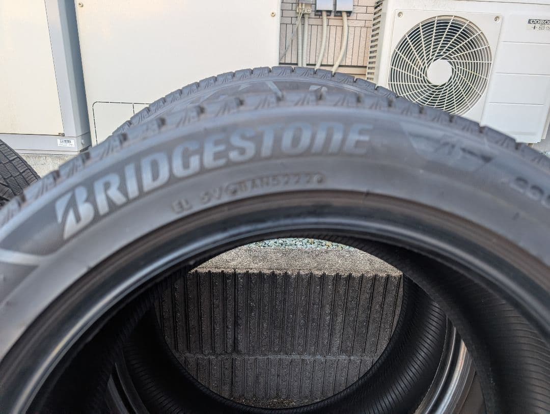 タカオ　235/50r18 VRX3 2022年製