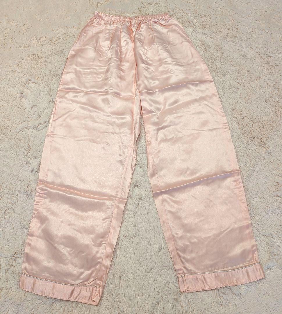 ☆未使用品☆シルク100% 女性用 パジャマ Mサイズ　ピンク色　長袖　長ズボン