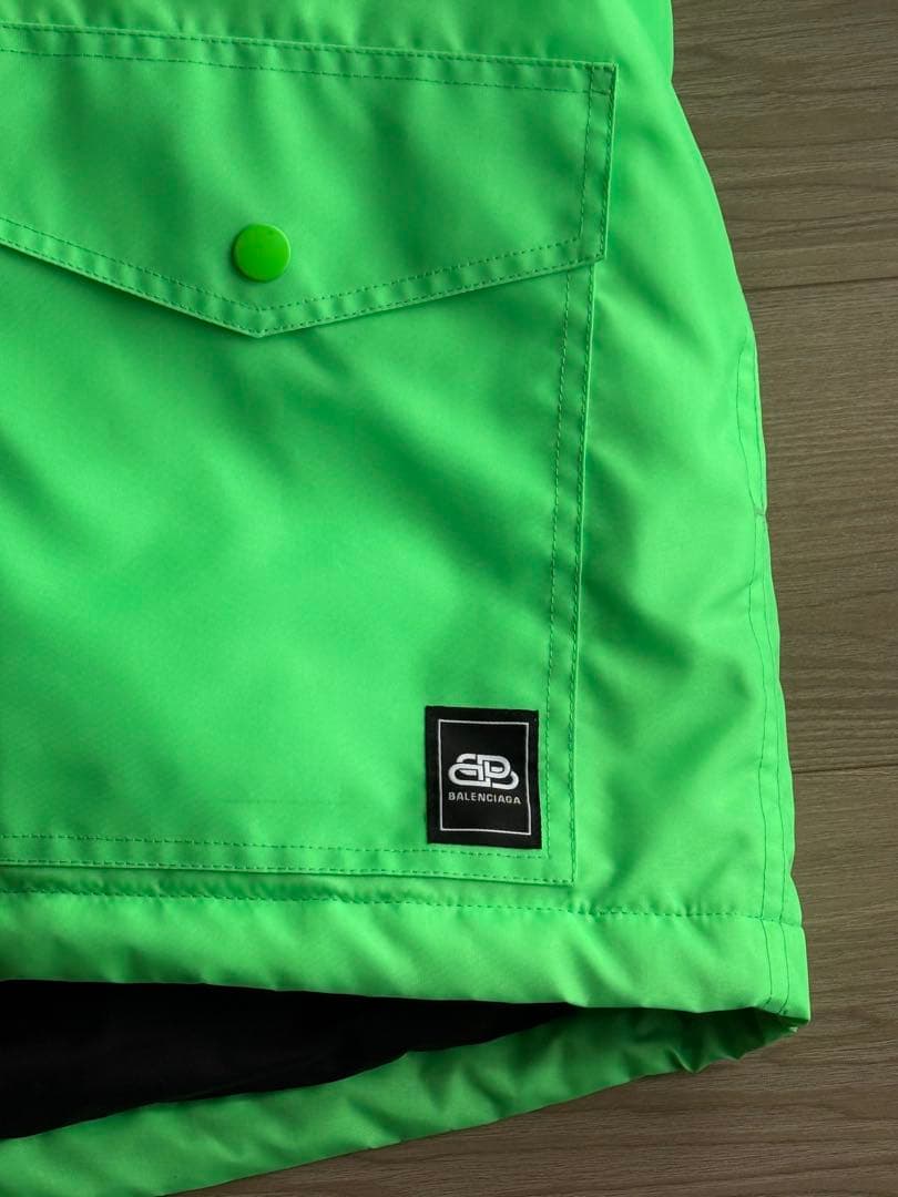BALENCIAGA 蛍光ライトグリーン アウタージャケット
