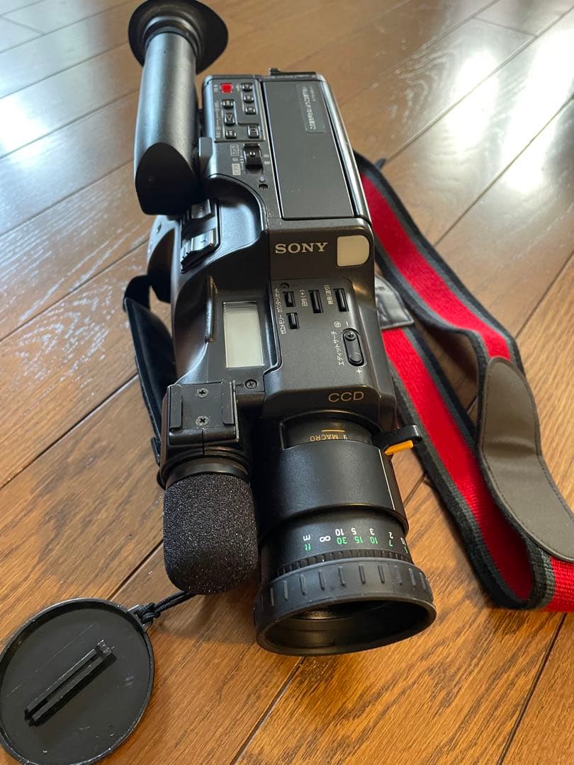 sony ８ミリビデオカメラCCD-F330/F30 （取扱説明書付）