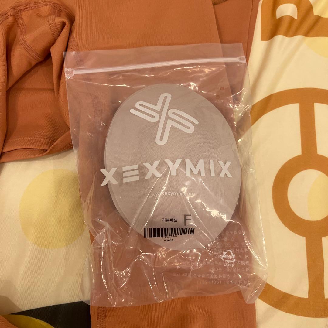 XEXYMIX オレンジ スポーツブラとレギンスセット　Mサイズ