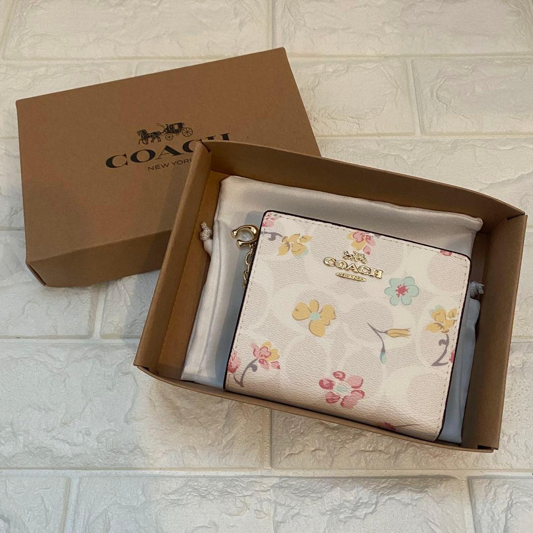 COACH 二つ折り財布 花柄 シグネチャー ラウンドファスナー 小銭入れ付き
