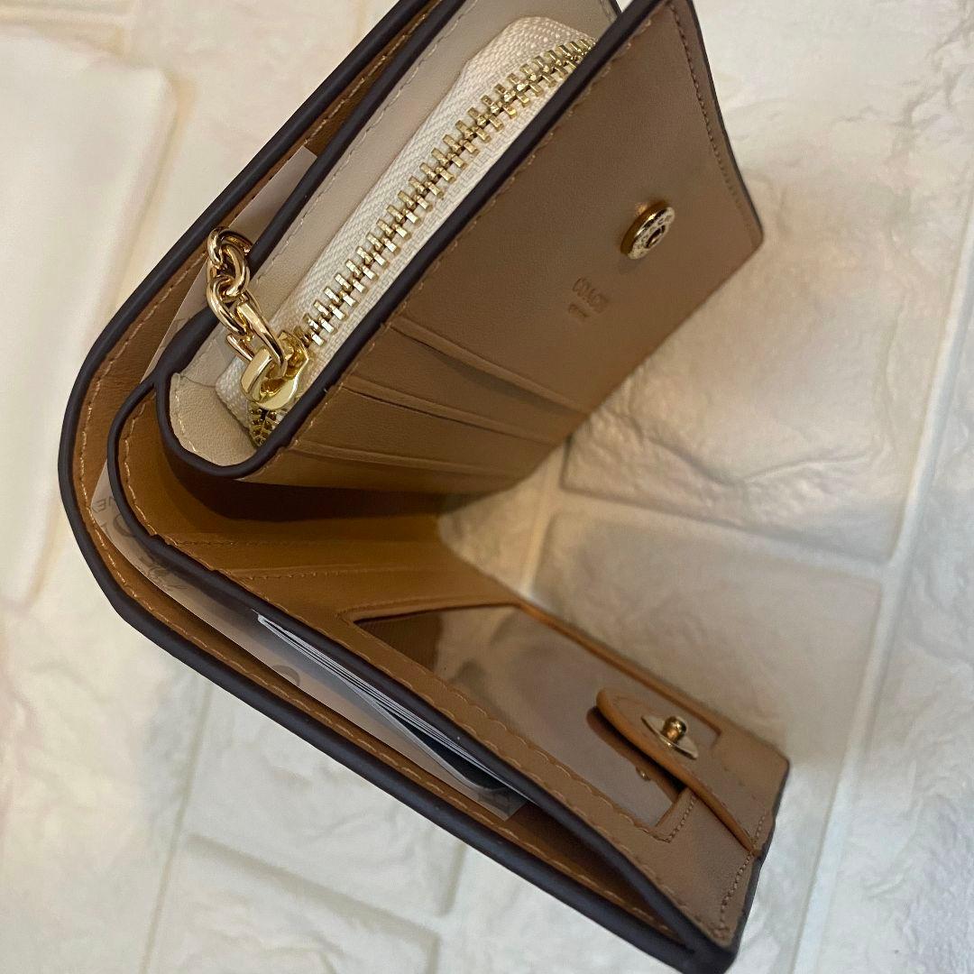 COACH 二つ折り財布 花柄 シグネチャー ラウンドファスナー 小銭入れ付き