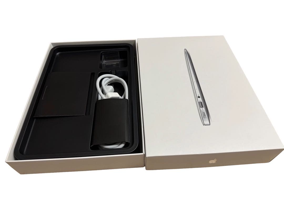 MacBook Air 11 2013 4GB 128GB 273回