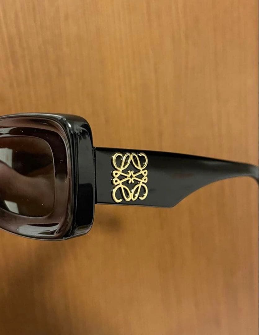 【最終値下げ】LOEWE レクタンギュラーサングラス ケース付き