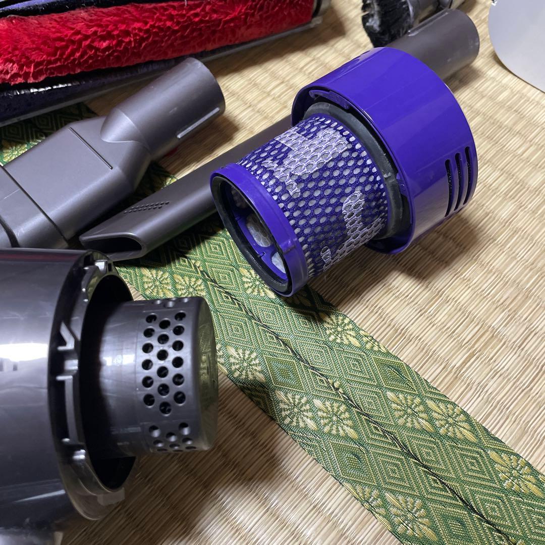 Dyson V10 スティッククリーナー 本体とアタッチメント　スタンド付き