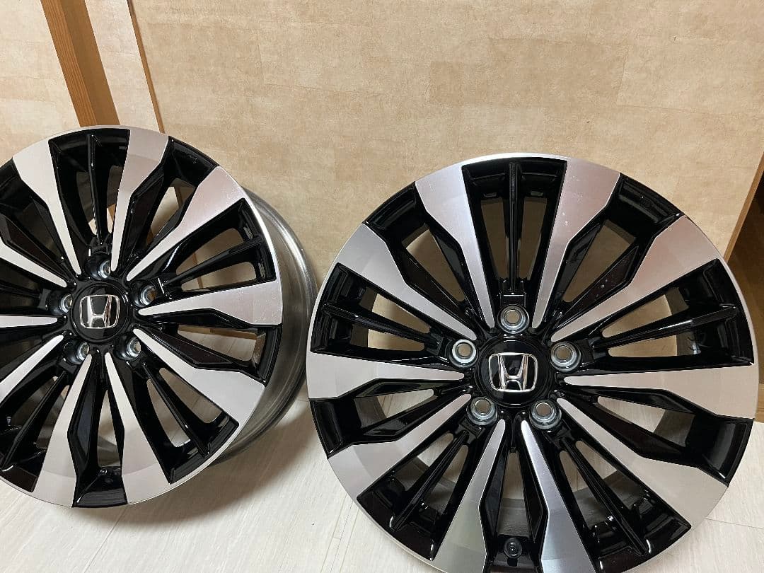 ② ホンダWRV新車外しホイールナットキャップ付純正17インチホイール２本