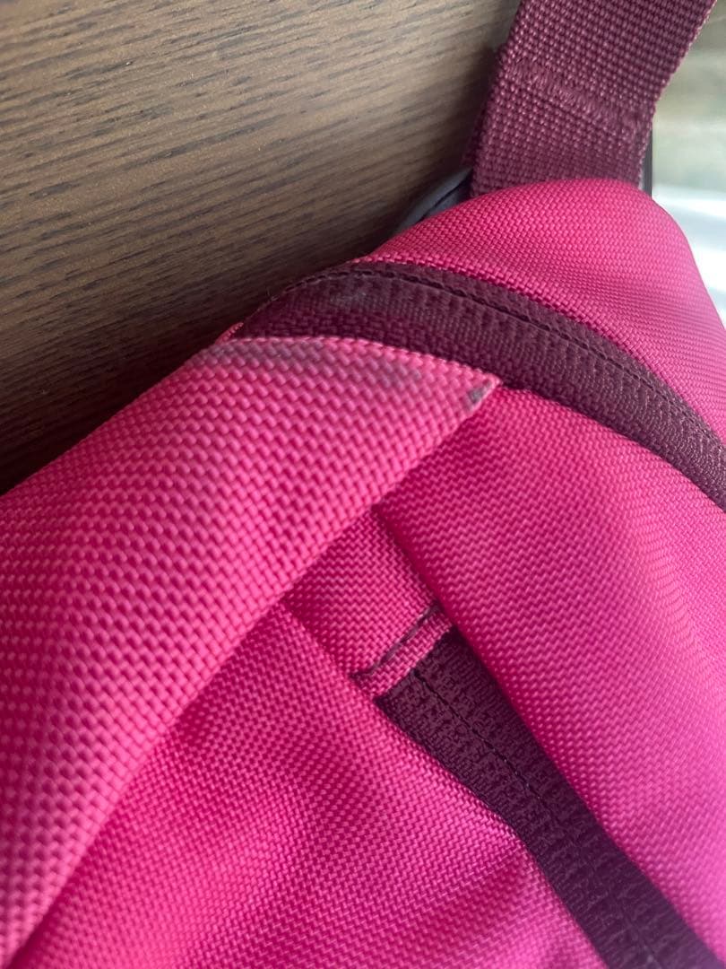 Arc'teryx ピンク ボディバッグ