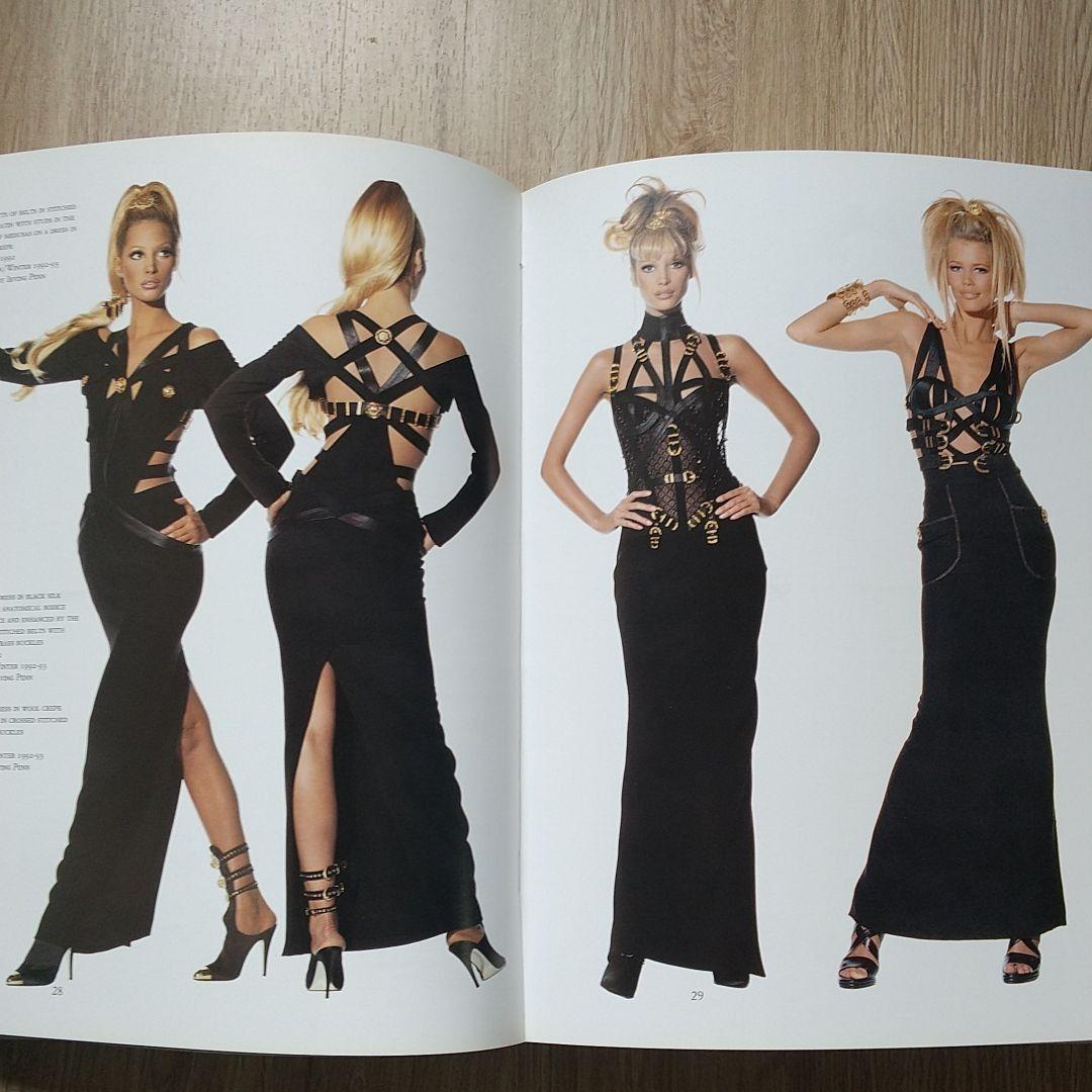 希少品 VERSACE ヴェルサーチ 写真集 SIGNATURES