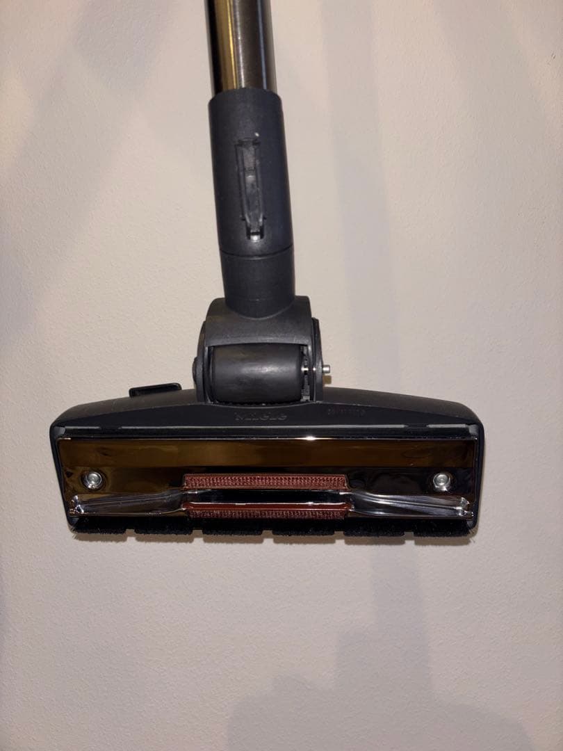 Miele ミーレ　掃除機　cat&dog S4560 レッド