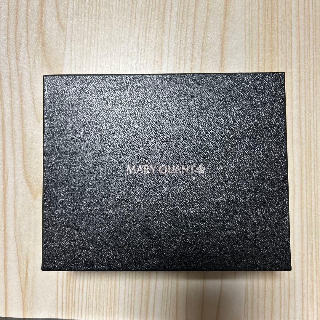 箱付き MARY QUANT デイジーパッチスナップ2Lウォレット（ベージュ）