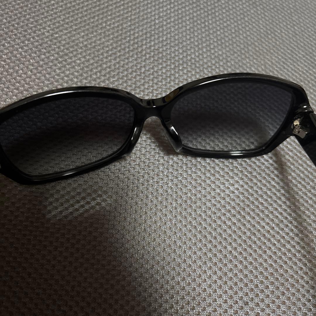 GUCCI ブラック オーバルサングラス　シルバー