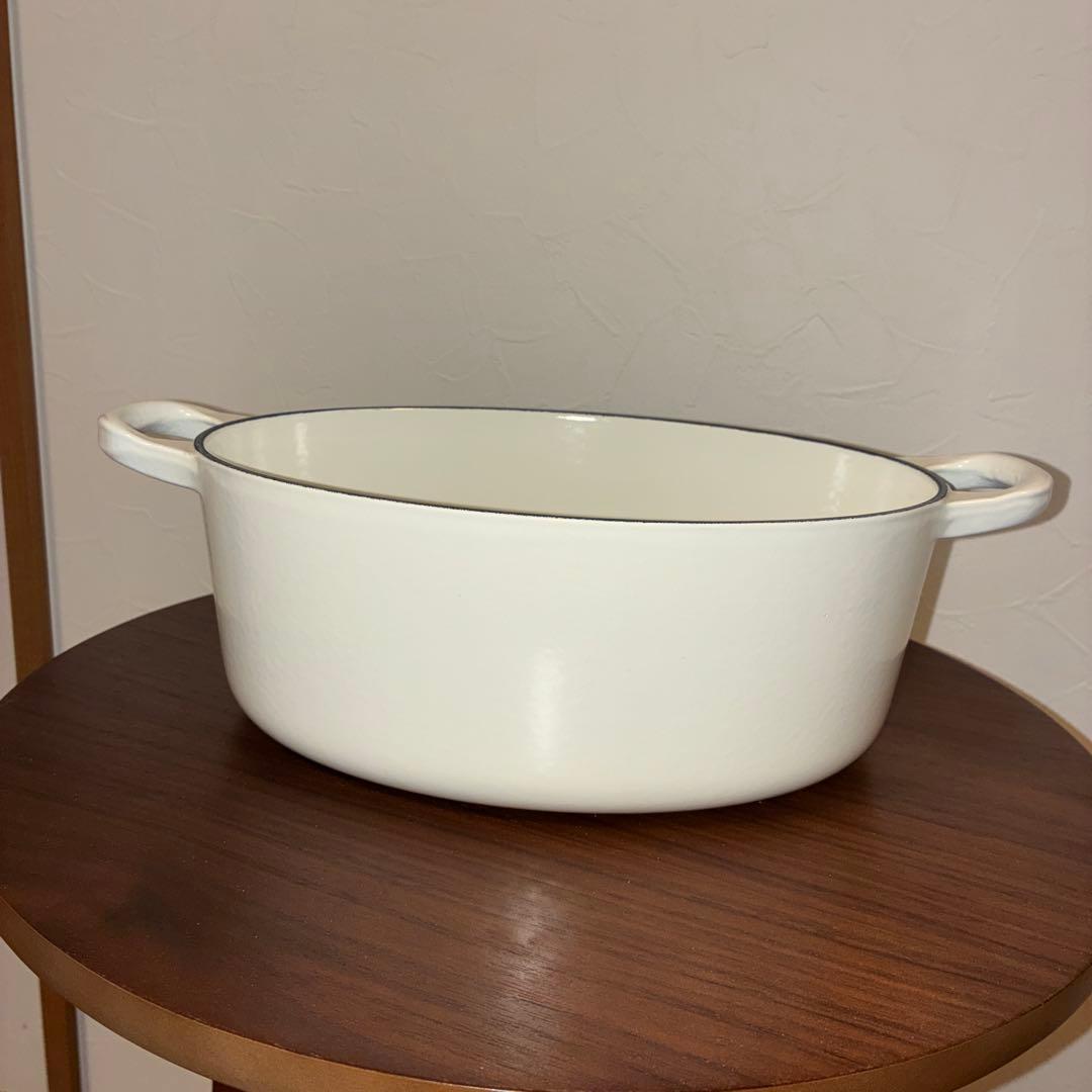 ルクルーゼ　ココットオーバル25cm ホワイト