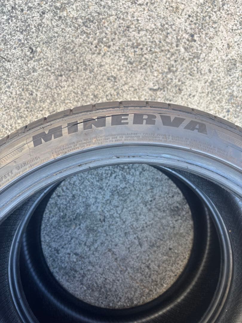 235/40ZR19 ミネルバ 24年製