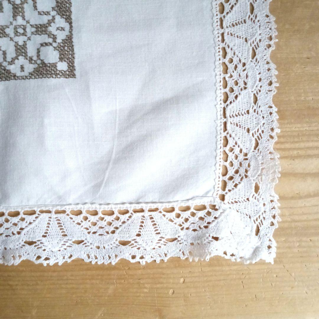 リネン刺繍テーブルクロス／レース縁取り／スウェーデン 90cm 北欧ヴィンテージ